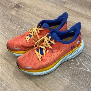 Hoka Clifton 9 in Fiesta